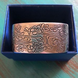 Salisbury Pewter December cuff